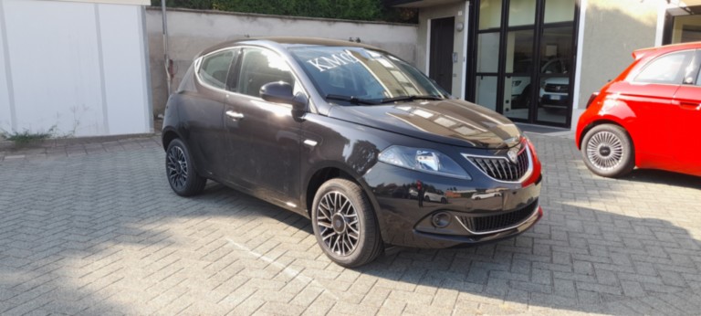 LANCIA YPSILON 1.0 firefly HYBRID PLATINO KM0 AutoGarascia Vanzaghello